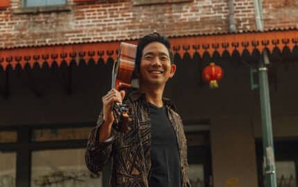 Jake Shimabukuro’s Holidays in Hawaii
&nbsp;